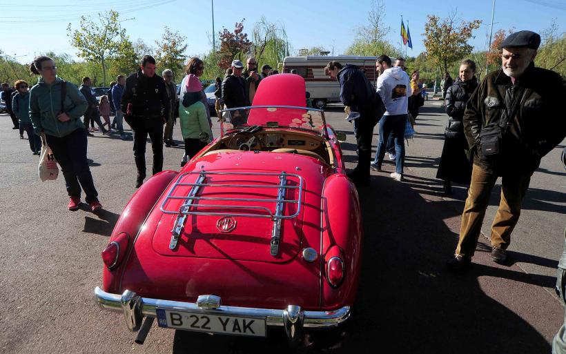 „Retro Parada Toamnei 2024.” Cea mai mare expoziție de mașini istorice, în Parcul Lumea Copiilor 18923353
