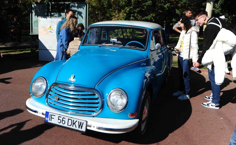 „Retro Parada Toamnei 2024.” Cea mai mare expoziție de mașini istorice, în Parcul Lumea Copiilor 18923361