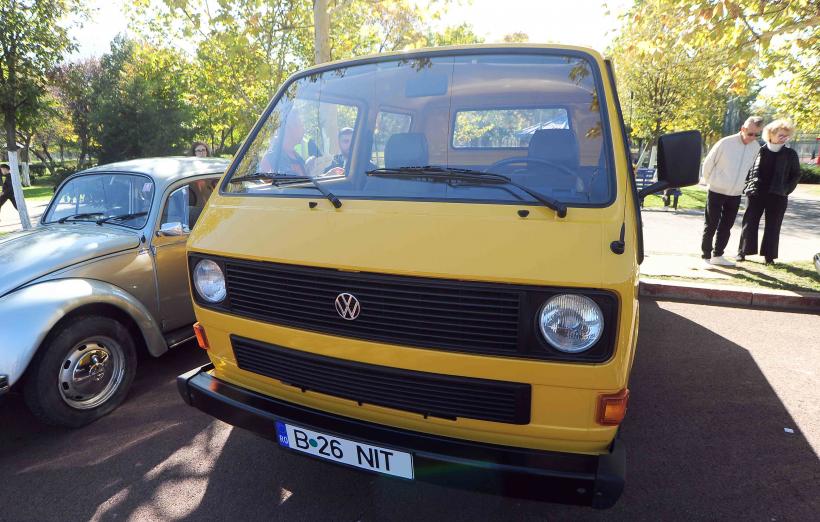 „Retro Parada Toamnei 2024.” Cea mai mare expoziție de mașini istorice, în Parcul Lumea Copiilor 18923369