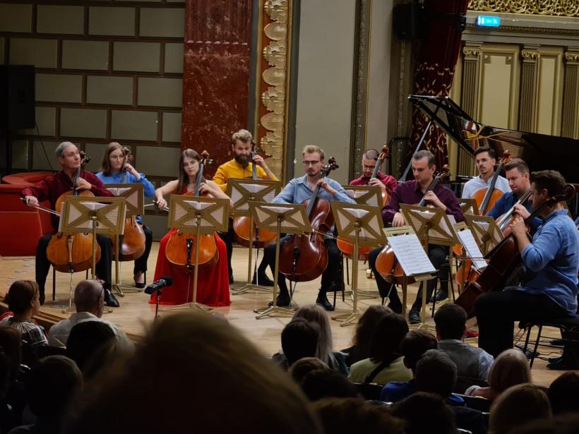 De la Bohemian Rhapsody la Game of Thrones: spectacol cu 20 de violoncele pe scenă. Ansamblul Violoncellissimo revine la Ateneul Român pe 26 octombrie, în Turneul Clasic la puterea a III-a