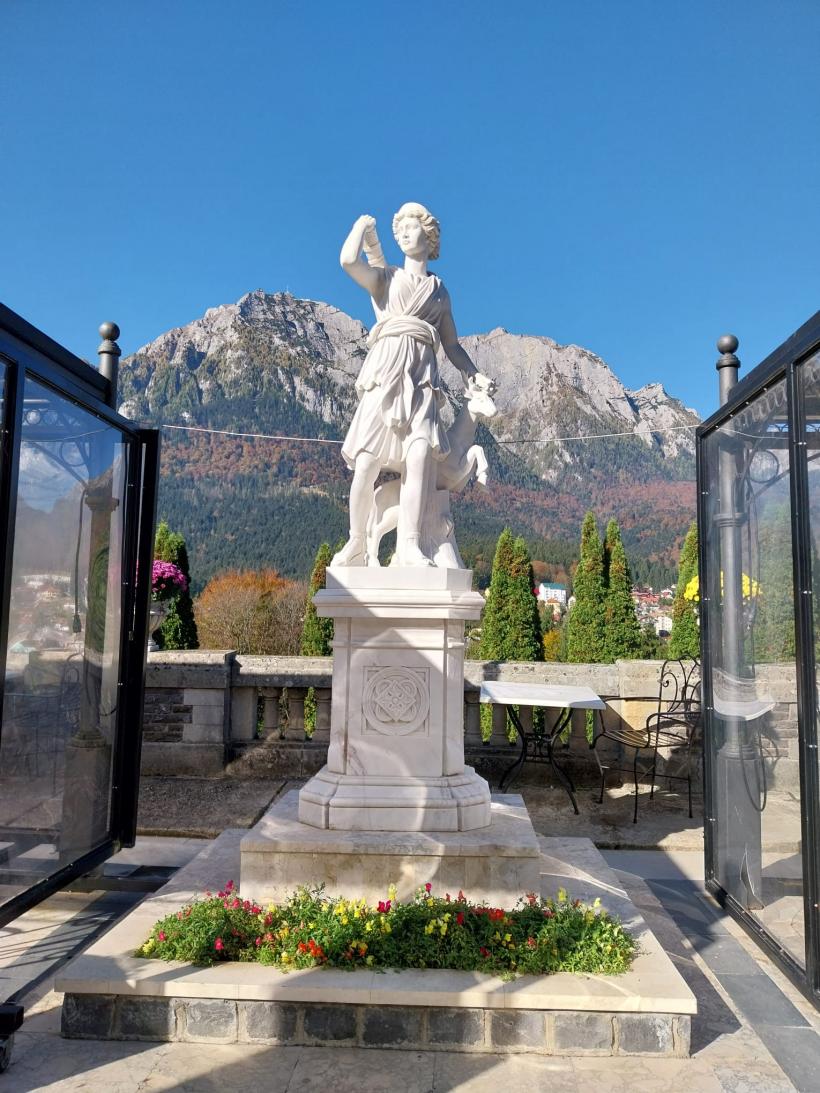 Castelul ascuns sub o perdea de hârtie, la Bușteni. Cum a protejat Miliția comunistă un monument istoric unic în lume 18923511