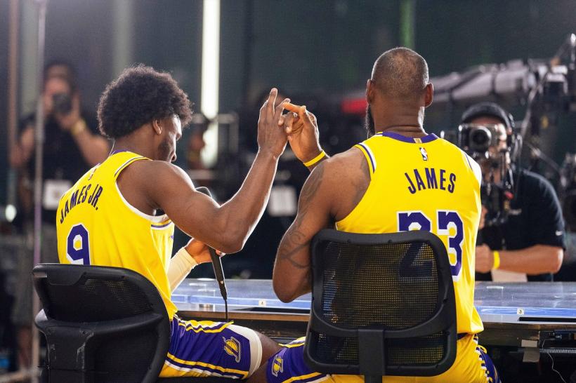 Moment istoric: LeBron și Bronny James, primul duo tată-fiu care joacă în NBA