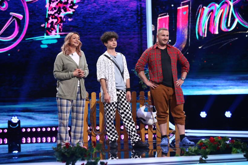 2 Distruși, celebrul cuplu de tik tok-eri, moment savuros pe scena iUmor. Cătălin Bordea: „Ardeleneza asta e cu totul o altă limbă!” 18924100