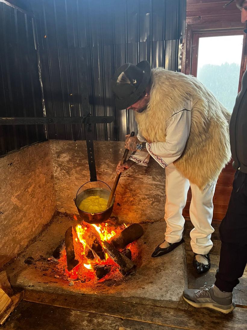 În fiecare sâmbătă, de la ora 19:30, Francisca şi TJ Miles aşa cum nu au mai fost văzuţi vreodată, în cadrul reality show-ului În culisele celebrităţii, de la Antena Stars: „Nu am mai făcut asta niciodată!” 18924023