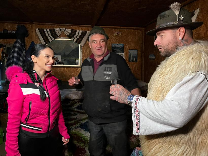 În fiecare sâmbătă, de la ora 19:30, Francisca şi TJ Miles aşa cum nu au mai fost văzuţi vreodată, în cadrul reality show-ului În culisele celebrităţii, de la Antena Stars: „Nu am mai făcut asta niciodată!” 18924024