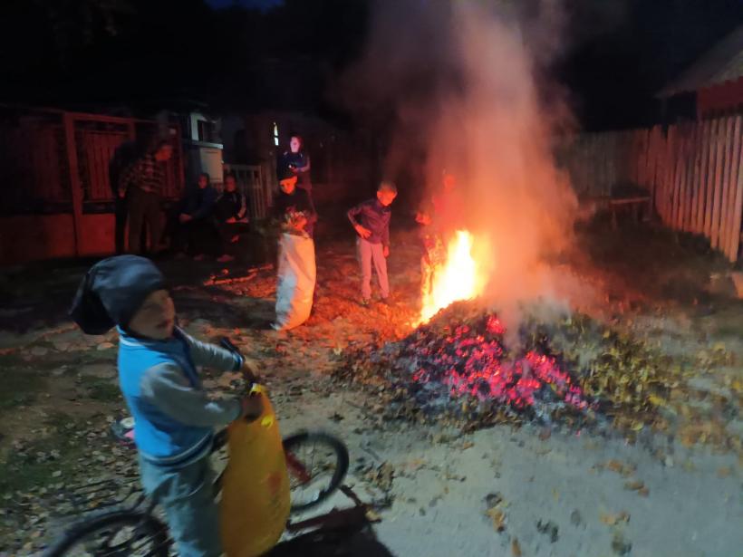 Focul lui Sumedru, în Țara Muscelului: Un fel de Halloween românesc, tradiție autohtonă de Sfântul Dumitru 18924152