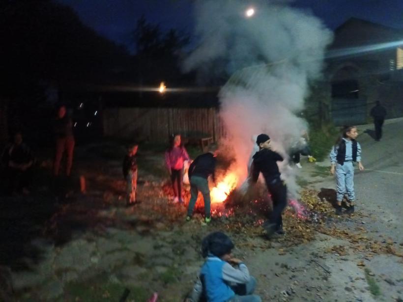 Focul lui Sumedru, în Țara Muscelului: Un fel de Halloween românesc, tradiție autohtonă de Sfântul Dumitru 18924154