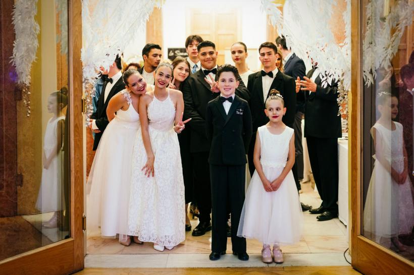 Brașovul, îmbrăcat în parfum de vals 18924455