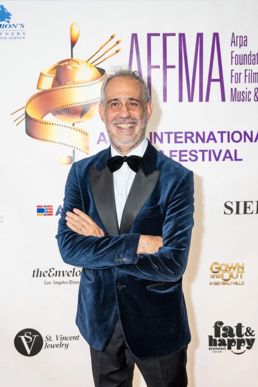 "Enescu, jupuit de viu", premiat în America 18924839