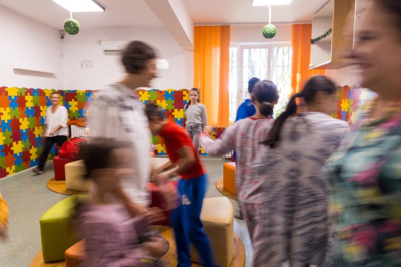 mind-moving - o instalație performativă care invită la reflecție, între 1 - 3 noiembrie, la Palatul Ștefania din Timișoara 18924716