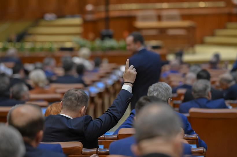 Șmecherie juridică în Parlament, pentru referendumul lui Nicușor Dan