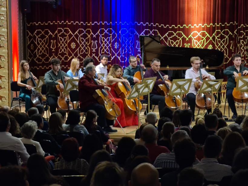 Turneul național Violoncellissimo - Clasic la puterea a treia, ediţia a 6-a, continuă călătoria prin țară la Botoșani și la Iași 18924554