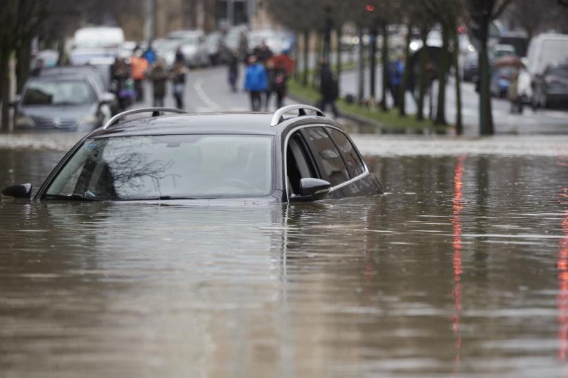 UPDATE: 22 de români, dispăruți după inundațiile cumplite din Spania. 95 de persoane au murit în țara afectată de dezastru