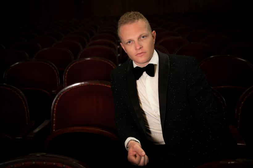 Tenorul ŞTEFAN von KORCH din nou în România în CARMINA BURANA la după succesul din Italia 18924925