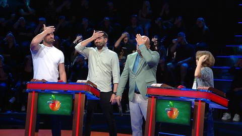 Adrian Nartea și Cosmin Vîjeu ies la tablă la Ești mai deștept decât un copil de clasa a V-a?, astăzi, de la ora 18.00, la Antena 1 18925396