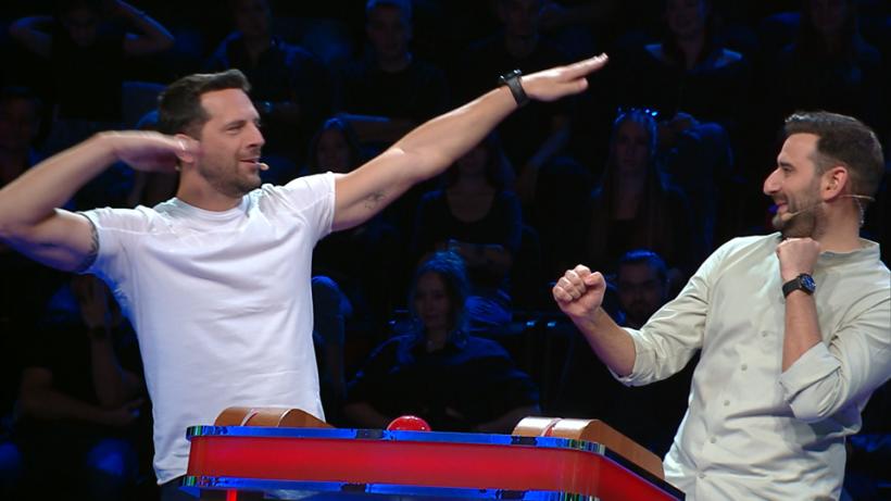 Adrian Nartea și Cosmin Vîjeu ies la tablă la Ești mai deștept decât un copil de clasa a V-a?, astăzi, de la ora 18.00, la Antena 1 18925397