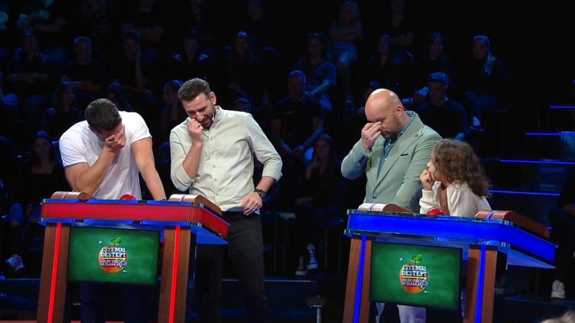 Adrian Nartea și Cosmin Vîjeu ies la tablă la Ești mai deștept decât un copil de clasa a V-a?, astăzi, de la ora 18.00, la Antena 1 18925398