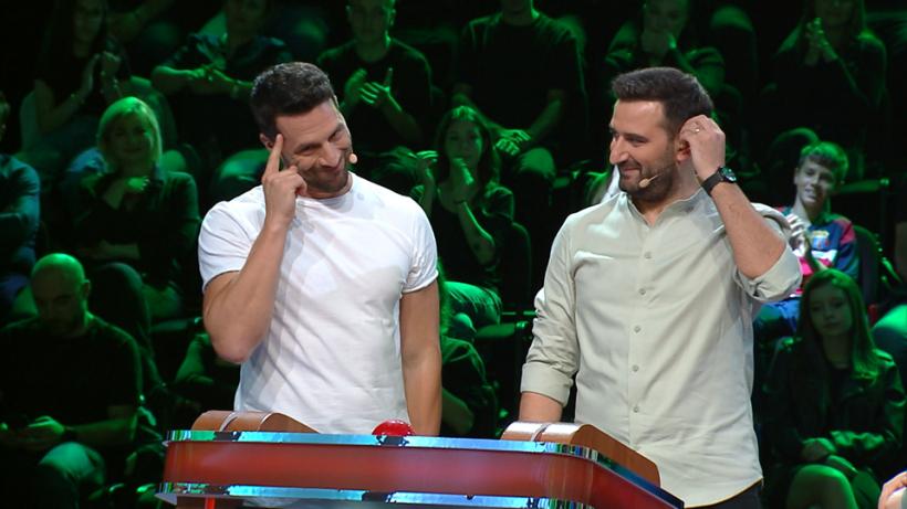 Adrian Nartea și Cosmin Vîjeu ies la tablă la Ești mai deștept decât un copil de clasa a V-a?, astăzi, de la ora 18.00, la Antena 1 18925400