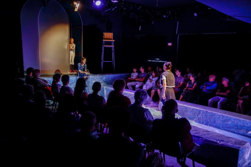 Spectacole Teatrelli – „Dușmănie v.2.0. E ceva vindecător în a le da oamenilor un obiect al urii lor”. Nu rata ultima reprezentație a spectacolului semnat de Gabriel Sandu 18925427