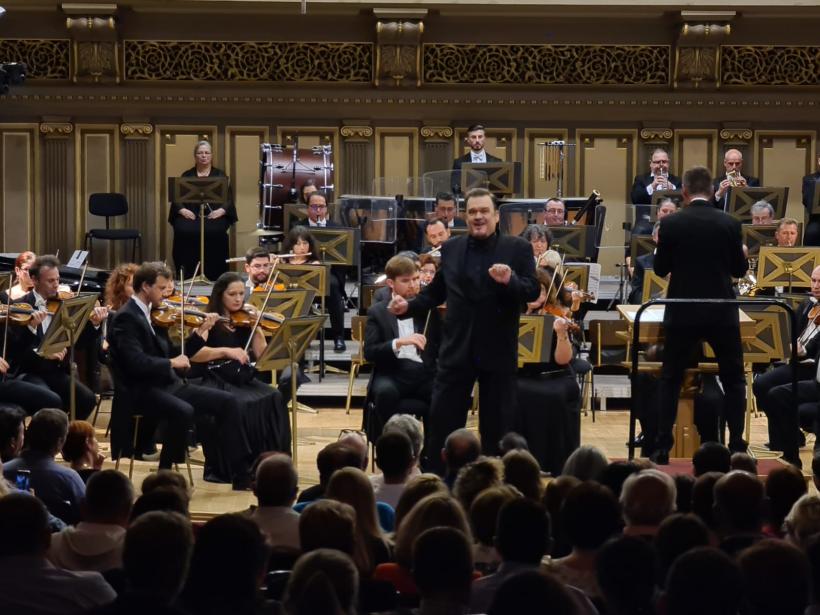 Turneul Naţional Zâmbetul Muzicii, cu soprana Teodora Gheorghiu, bas - baritonul Sorin Coliban şi pianista Diana Ionescu, începe la Brașov pe 6 noiembrie 18925917