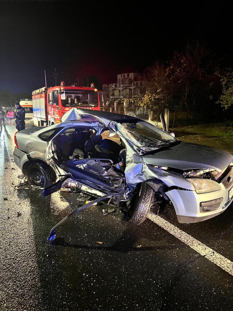 Accident teribil în Giurgiu: O femeie a murit și șase victime au ajuns la spital după ce un microbuz s-a ciocnit cu un autoturism 18927021