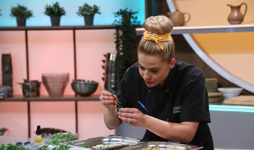Chef Lara Norman, creatoarea unor evenimente culinare ingenioase, care a lucrat la The Ritz Londra, vrea să-i impresioneze pe jurați în noul sezon Chefi la cuțite 18927219