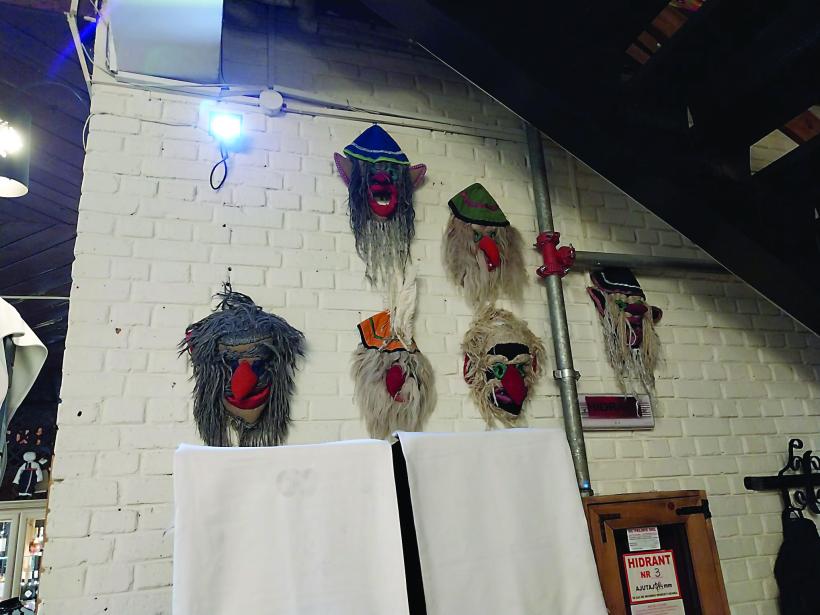 Masa lui Sadoveanu încă există, la Hanul Ancuței 18927317