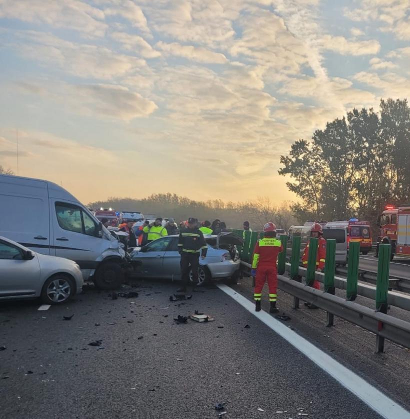 Plan Roșu! Accident în lanț pe autostrada A3: 12 mașini implicate, cu un total de 26 de persoane 18927418