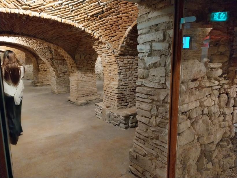 Povestea de aproape 6 secole a castelului Ugron: A fost conac, fermă și gospodărie agricolă comunistă, iar azi e atracție turistică 18927579