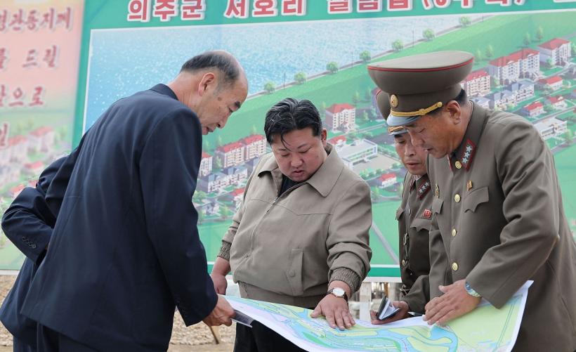 Liderul nord-coreean Kim Jong Un ordonă producerea în masă a dronelor explozive 18927609