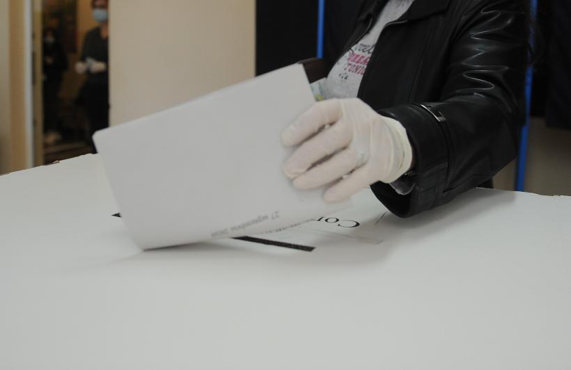 Traseismul politic, sport național de masă. Dezertarea din partide, în Parlament: Aleși pe listele unei formațiuni, mulți termină mandatul pe listele rivalilor 18927553