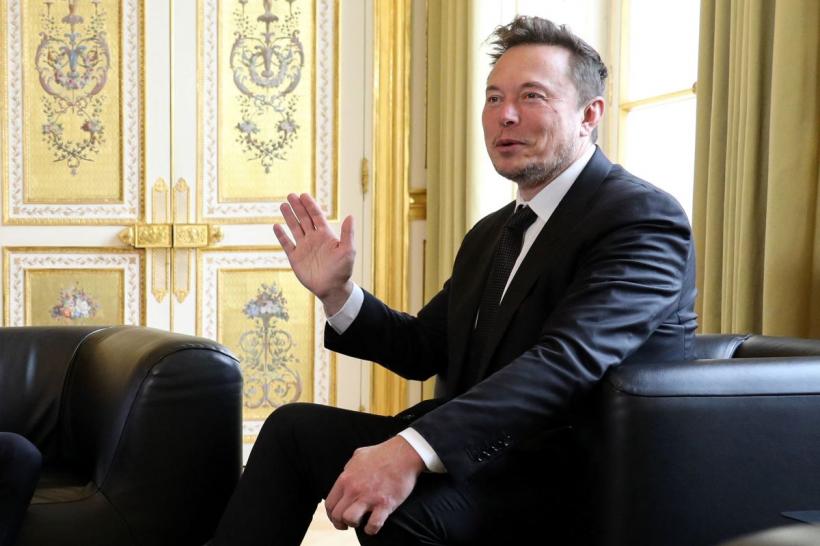 Senatorii democrați cer investigarea apelurilor lui Elon Musk către oficialii ruși