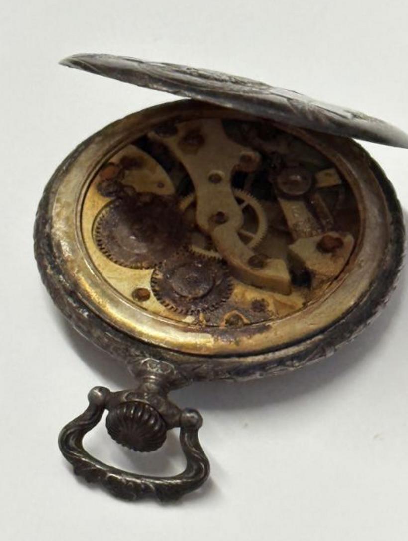 Ceasul dat căpitanului care a salvat 700 de pasageri de pe Titanic, vândut cu 1,56 milioane de lire 18927856