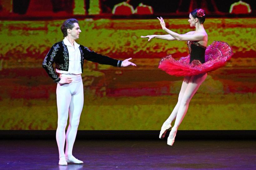 Un balerin celebru din Rusia a murit, după ce a căzut de la etajul cinci  18927986