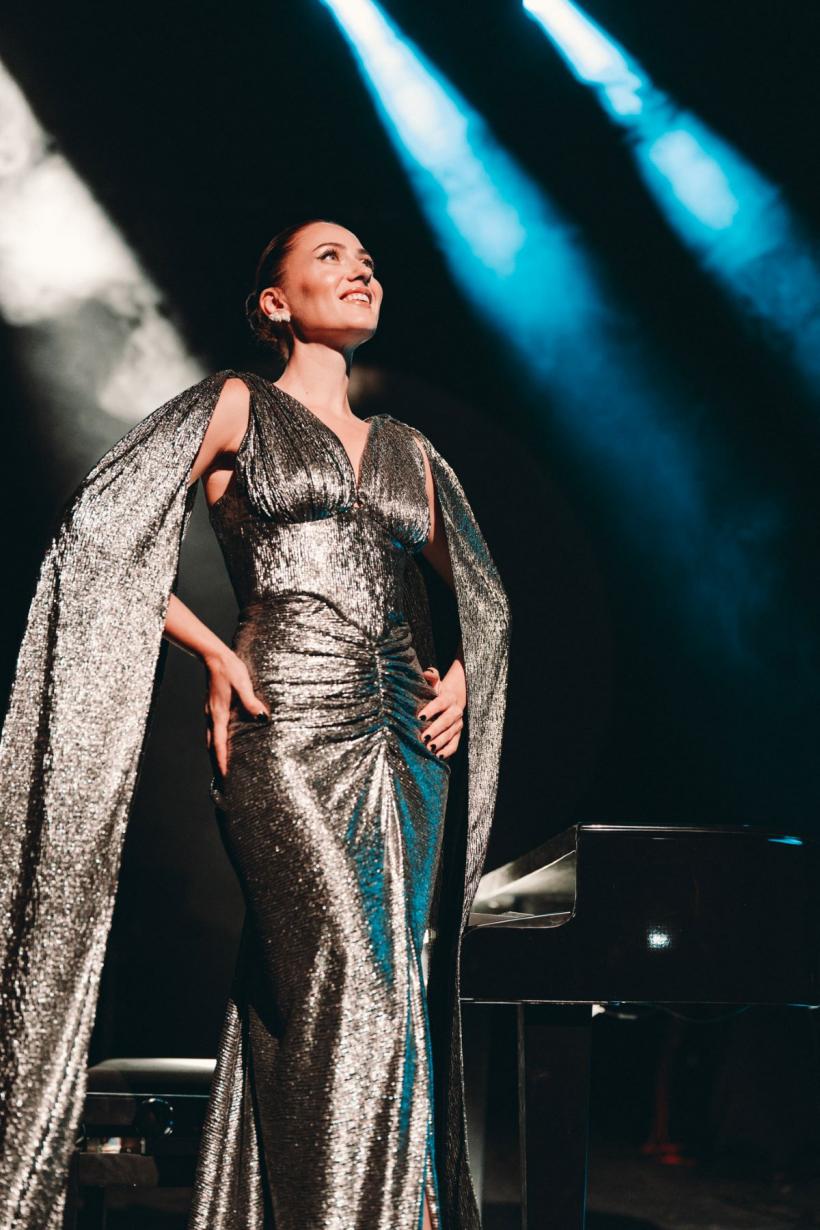 Șuetă de inimă albastră cu muziciana Leyah: „Cânt din iubire și cu iubire. Câteodată, cu inima mică, alteori cu ea plină” 18927931