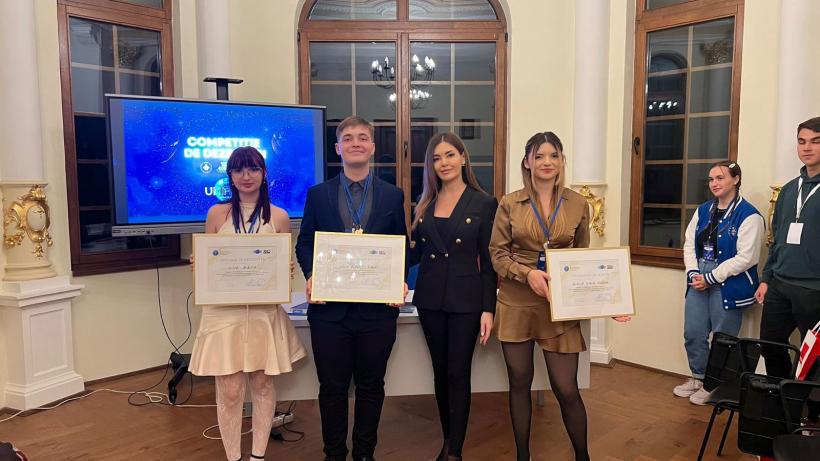 Cei mai buni arhitecți ai argumentului, premiați de Fundația Dan Voiculescu pentru Dezvoltarea României la Campionatul de debate organizat de UniFEST