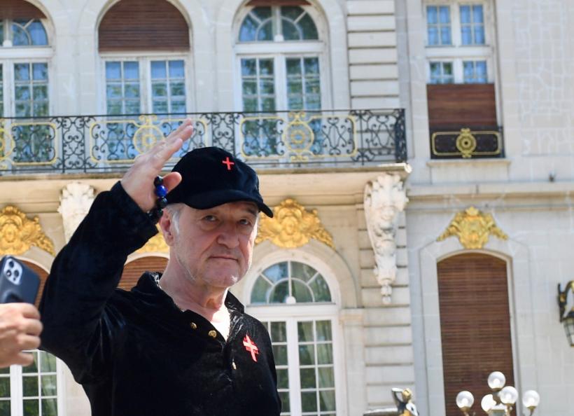 Candidații la parlamentare și își etalează avuțiile: Gigi Becali ia pensie de la Bruxelles, Dăncilă mută mobilă, Blaga a ajuns la 48 de terenuri 18928320