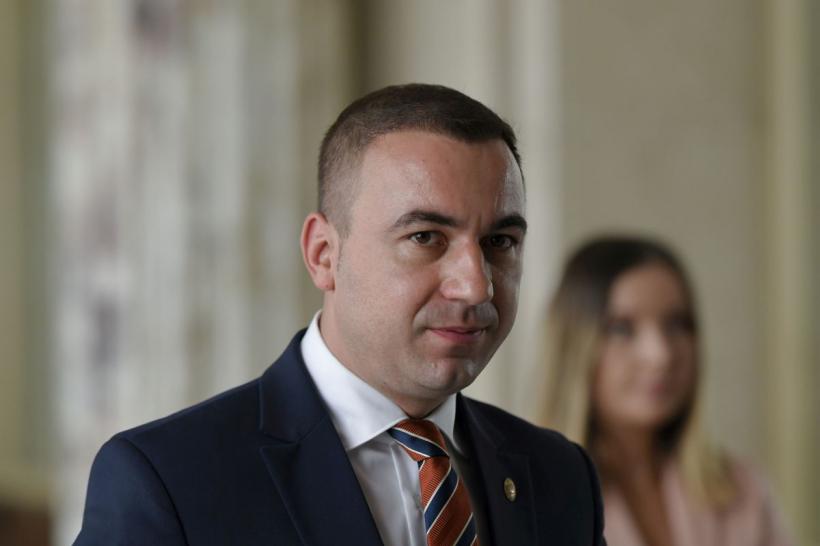 Bogdan Ivan, despre Poștă: Nu desființăm nici oficii, nu dăm afară nici oameni