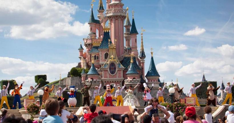 Disneyland Paris: Prețul biletului de intrare se va modifica în funcție de cerere