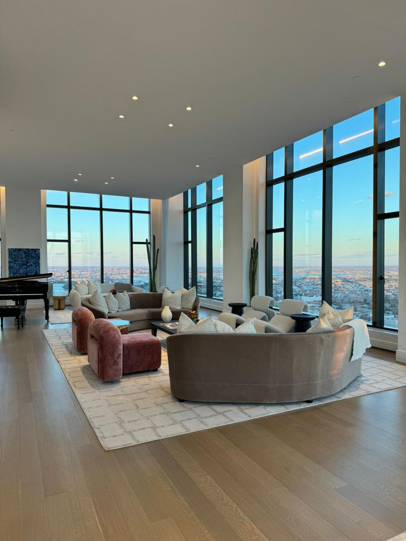 Etajul 80 al unui penthouse de 65 de milioane de dolari devine platoul emisiunii Visul românesc – Succes American de la Antena Stars 18928626