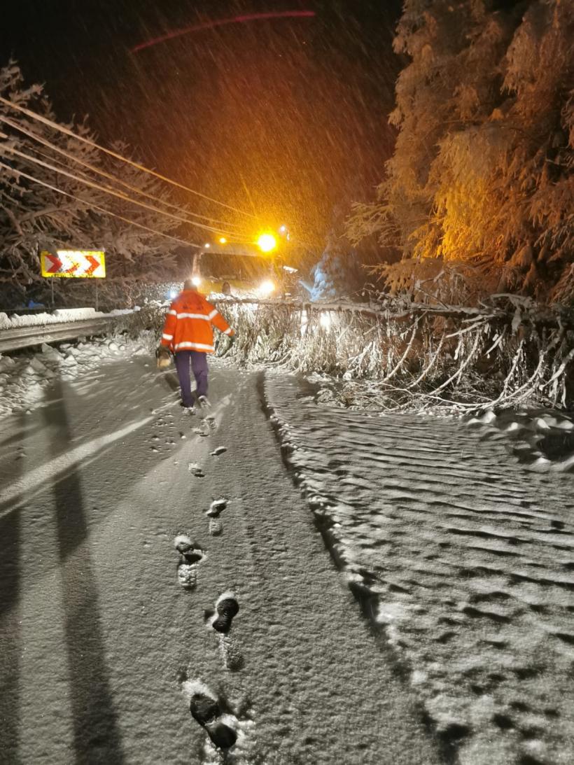 Ninge abundent în centrul țării: au ieșit utilajele de deszăpezire