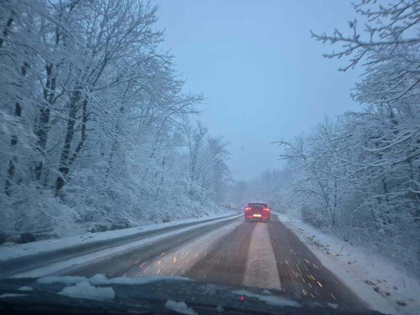 Atenție, șoferi: Se circulă în condiții de iarnă pe drumurile din mai multe județe 18928860
