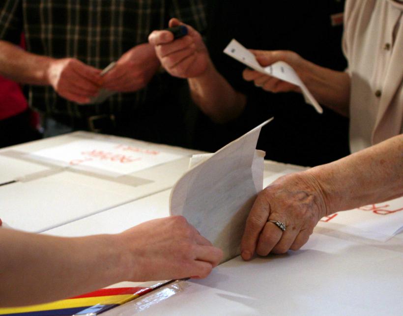 Prezenţa la referendumul din Bucureşti a trecut de pragul de validare