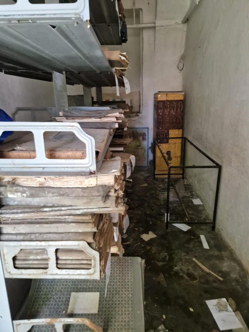 Ioan-Aurel Pop: „Discriminarea salarizării arhiviștilor în funcție de capitală și provincie este de neadmis” 18929047