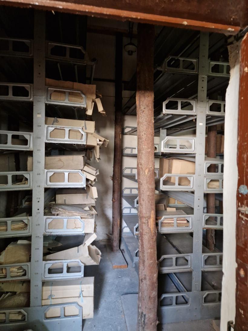 Ioan-Aurel Pop: „Discriminarea salarizării arhiviștilor în funcție de capitală și provincie este de neadmis” 18929048