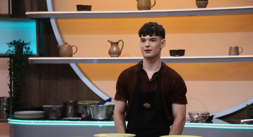 Diseară, la Chefi la cuțite: jurații, surprinși de un tânăr concurent, pasionat de bucătărie de la 9 ani:„Voi pregăti un preparat de care cred că nu a mai auzit niciunul dintre Chefi” 18929397