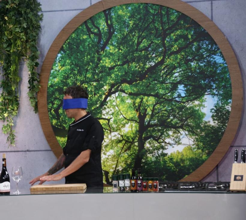 Diseară, la Chefi la cuțite: jurații, surprinși de un tânăr concurent, pasionat de bucătărie de la 9 ani:„Voi pregăti un preparat de care cred că nu a mai auzit niciunul dintre Chefi” 18929400