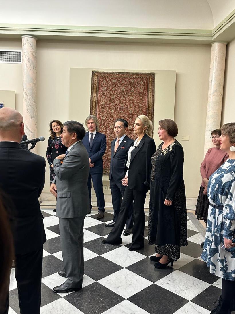 Galeria Orientală din Muzeul Național de Artă al României: Un dialog între națiuni și exemplu de diplomație culturală 18929293