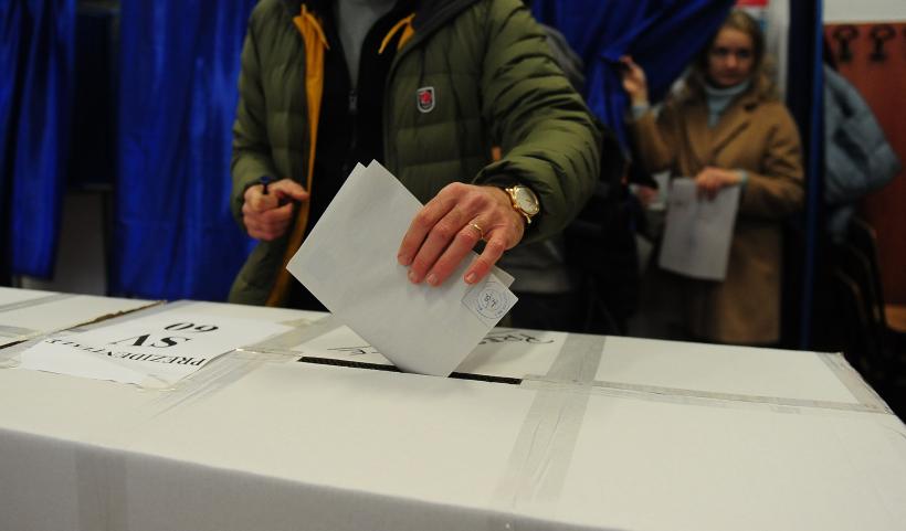 Cutremurul prezidențialelor: Premieră în bătălia pentru Palatul Cotroceni: sociologia, bătută „măr” de TikTok  18929242