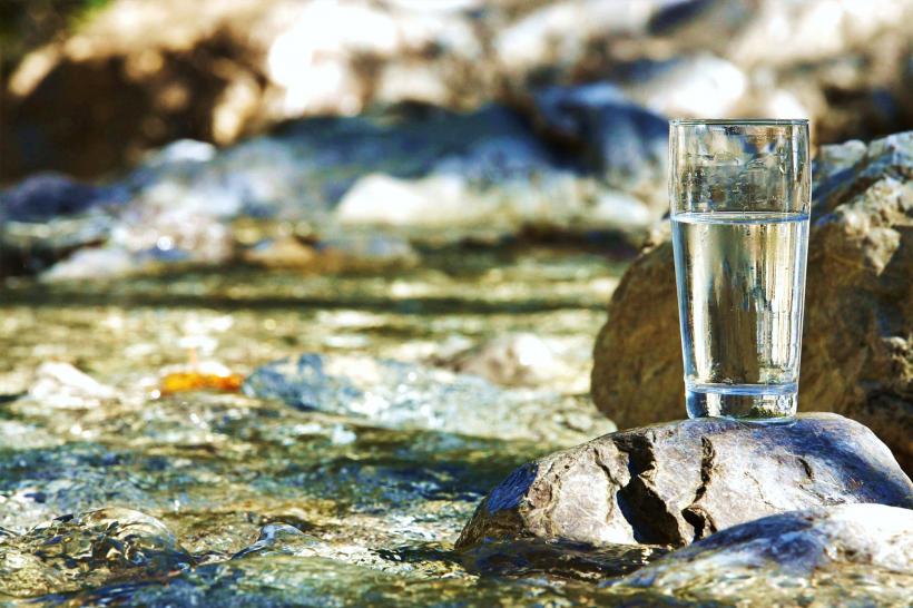 Apa - aurul lichid care ne face să strălucim 18929366